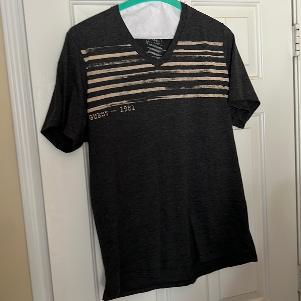 Guess vneck
